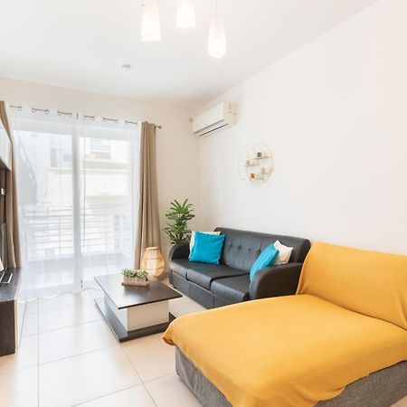 2 Bedroom In Central St Julians Prime Location In Paceville Apt 3 By Vaganza St. Julian's Exterior foto