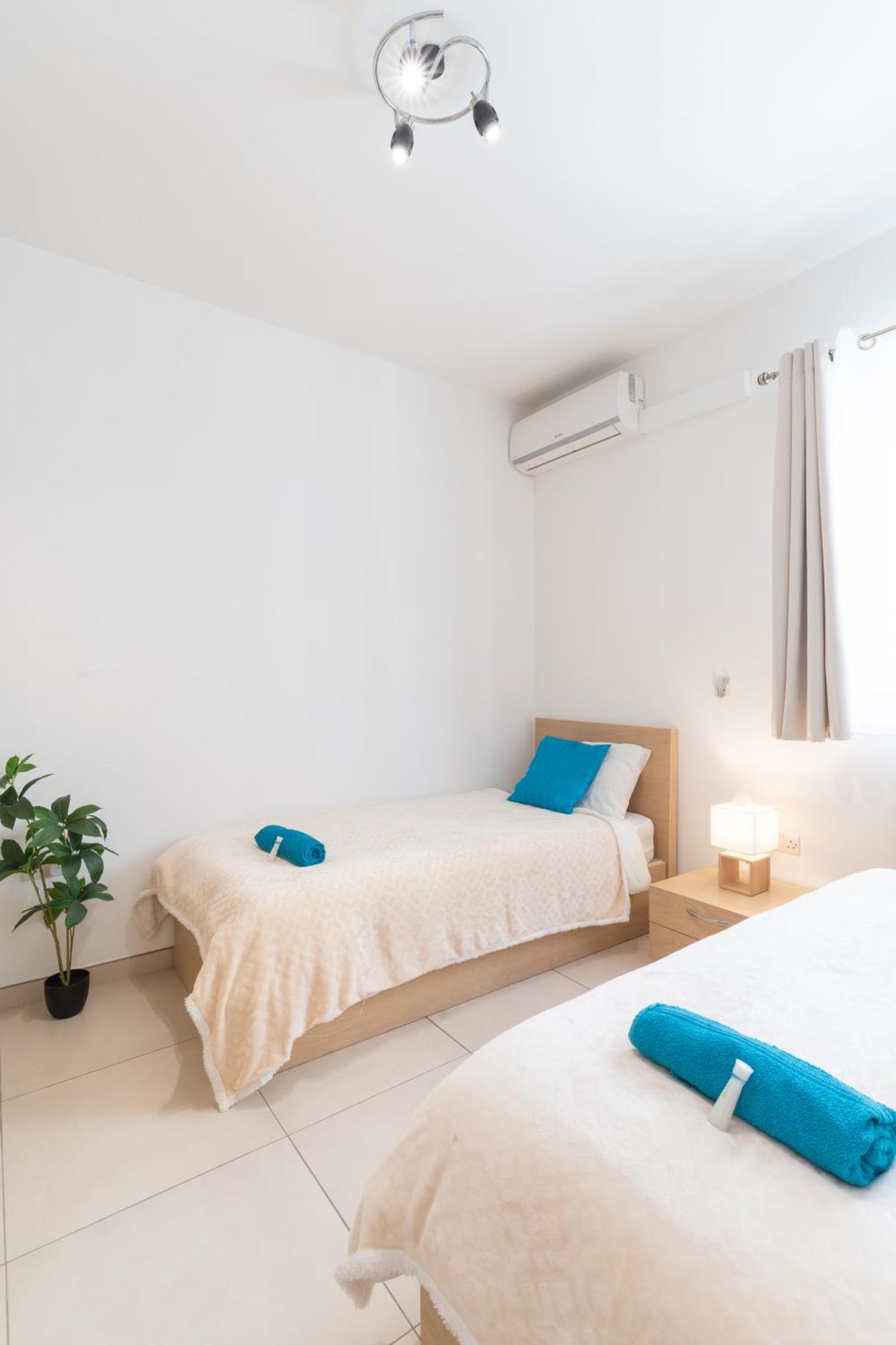 2 Bedroom In Central St Julians Prime Location In Paceville Apt 3 By Vaganza St. Julian's Exterior foto